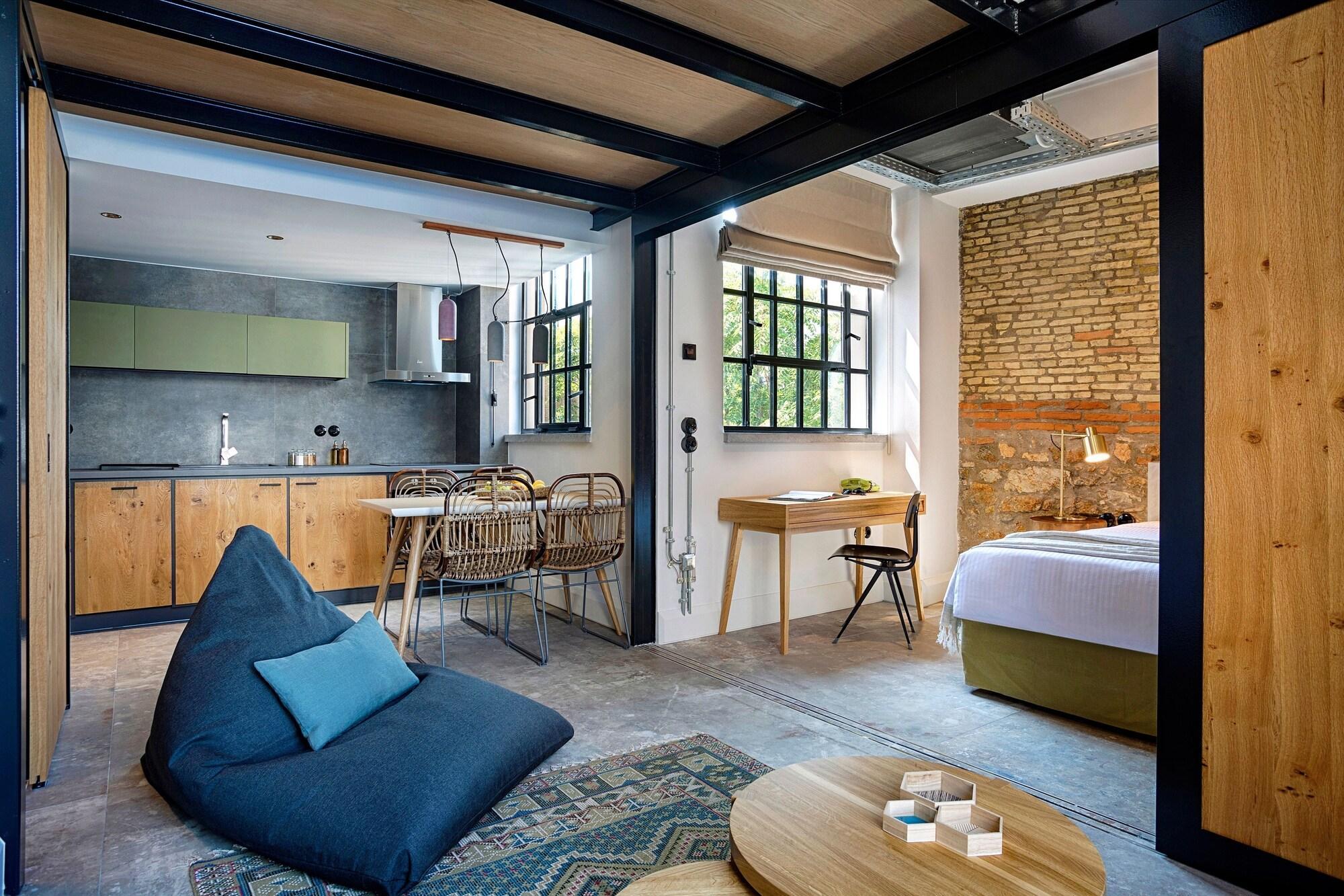 The Foundry Suites Atene Esterno foto